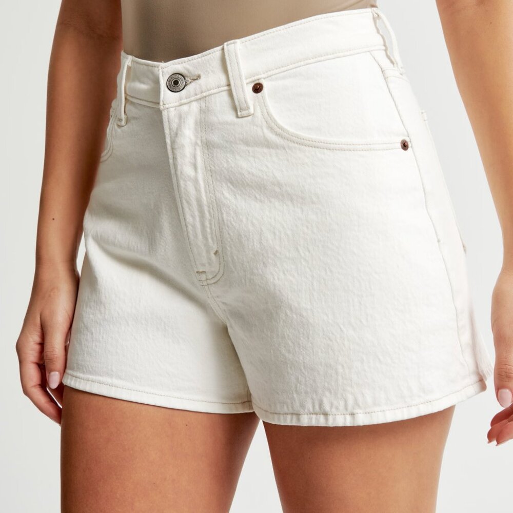 Abercrombie & Fitch 90’s Relaxed Cutoff Shorts-White - Picture 4 of 6